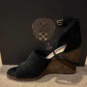 Lightly worn Vince Camuto sandals.